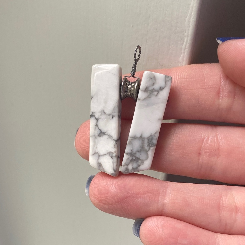 Howlite necklace pendant 🐺